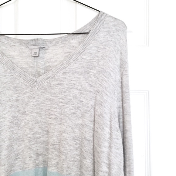 Halogen Zip Back V-Neck Blue Colorblock Sweater - Picture 5 of 7